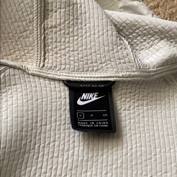 Nike Jacket - Picture 2 of 5